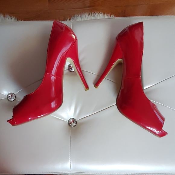 LIKE NEW: JOURNEY COLLECTION SEXY ON A BUDGET - Picture 3 of 4